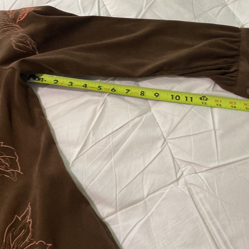 Button down Jacket or shirt. - Picture 4 of 6